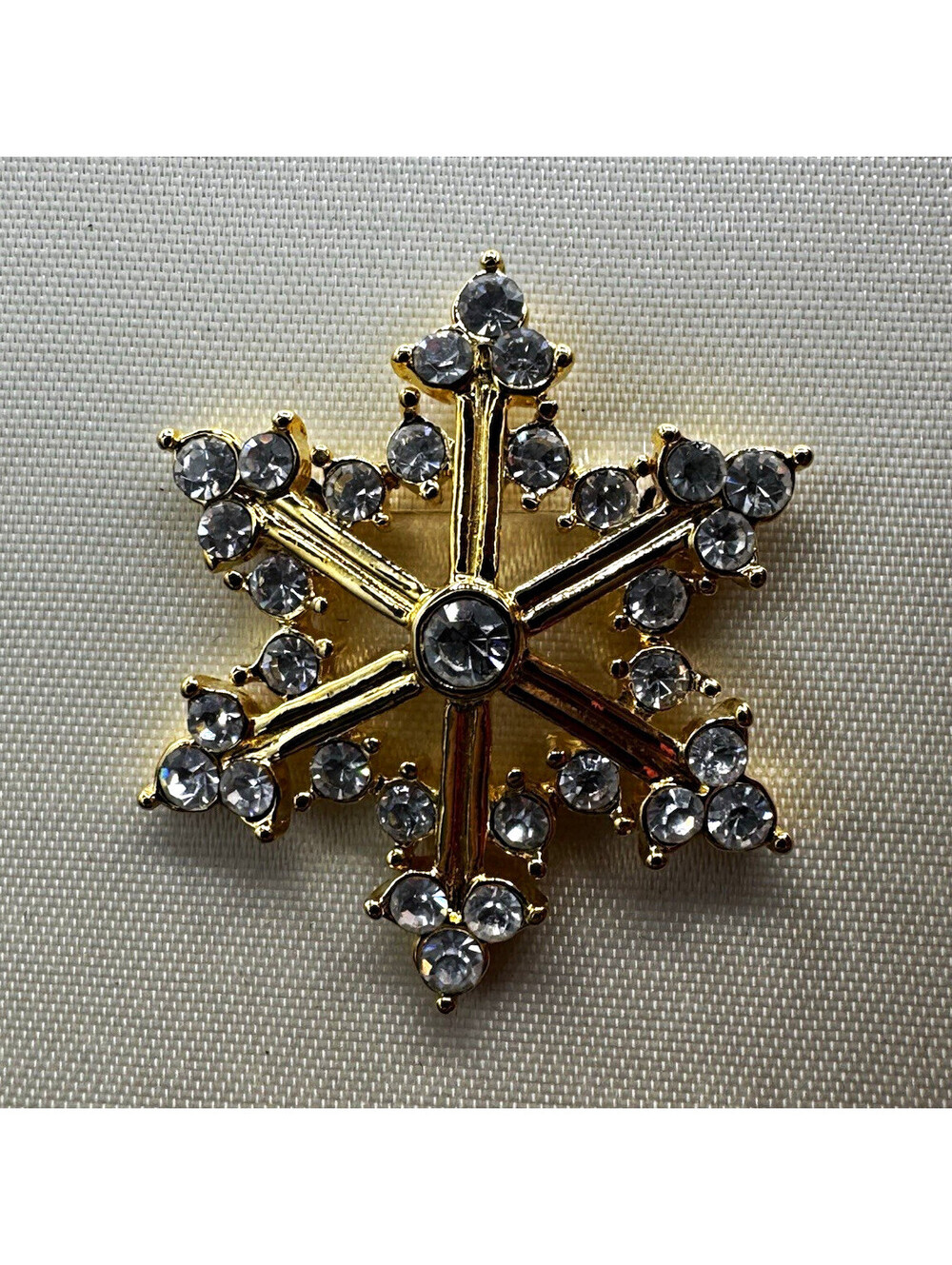 Gold Tone Rhinestone Snowflake Brooch Pin Christmas Holiday New on Card